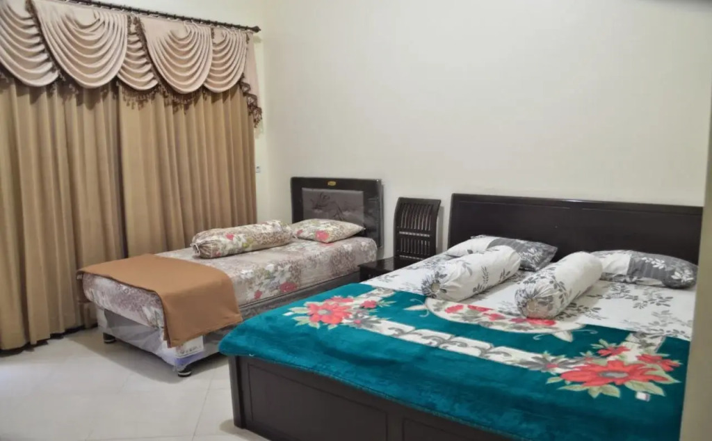 Hotel Ratna