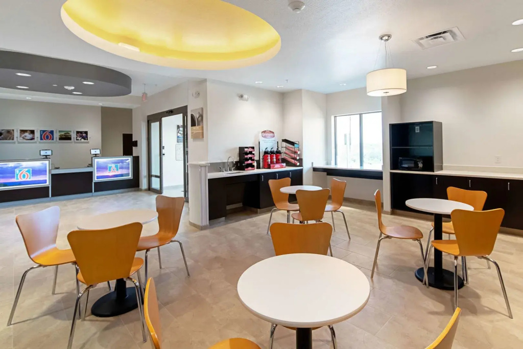 Studio 6 Austin Airport