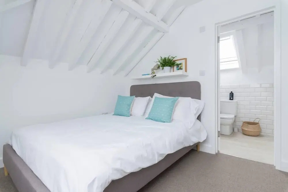 Simple Coastal Luxury near Southwold sleeps 10