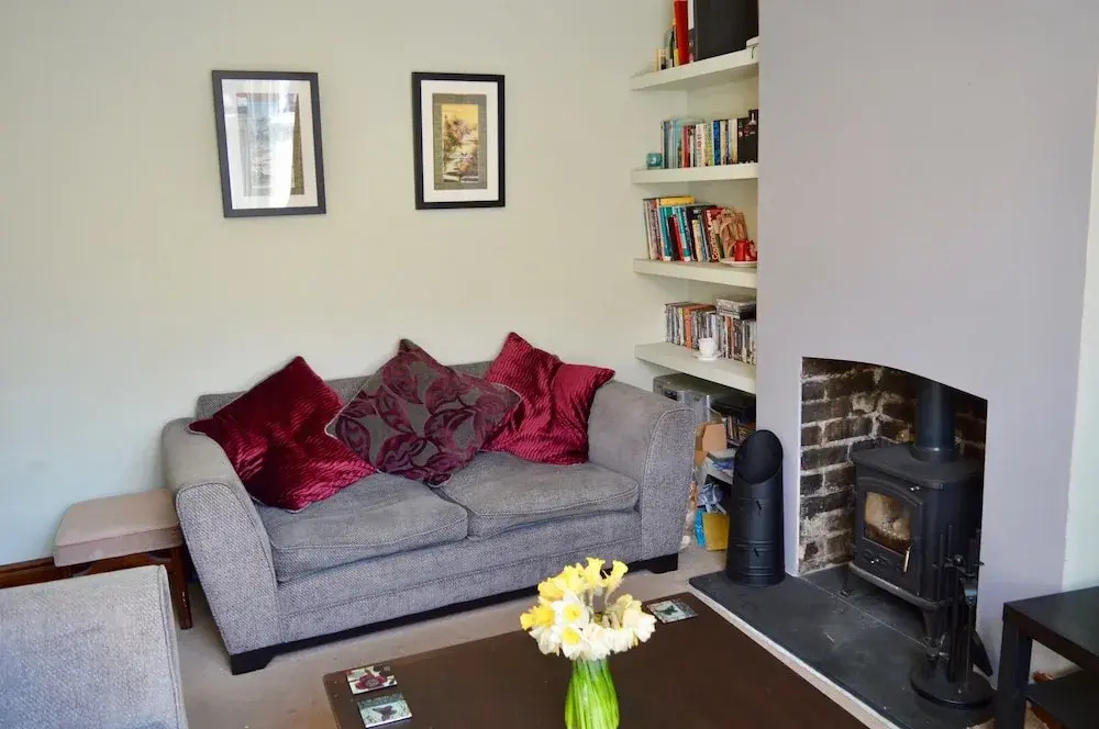 Charming 2 Bedroom House With Terrace