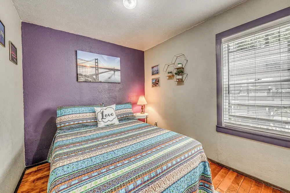 Walk to Downtown Ruidoso: Cozy Wooded Retreat