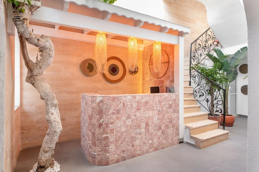 MARE MARIN BOUTIQUE HOTEL