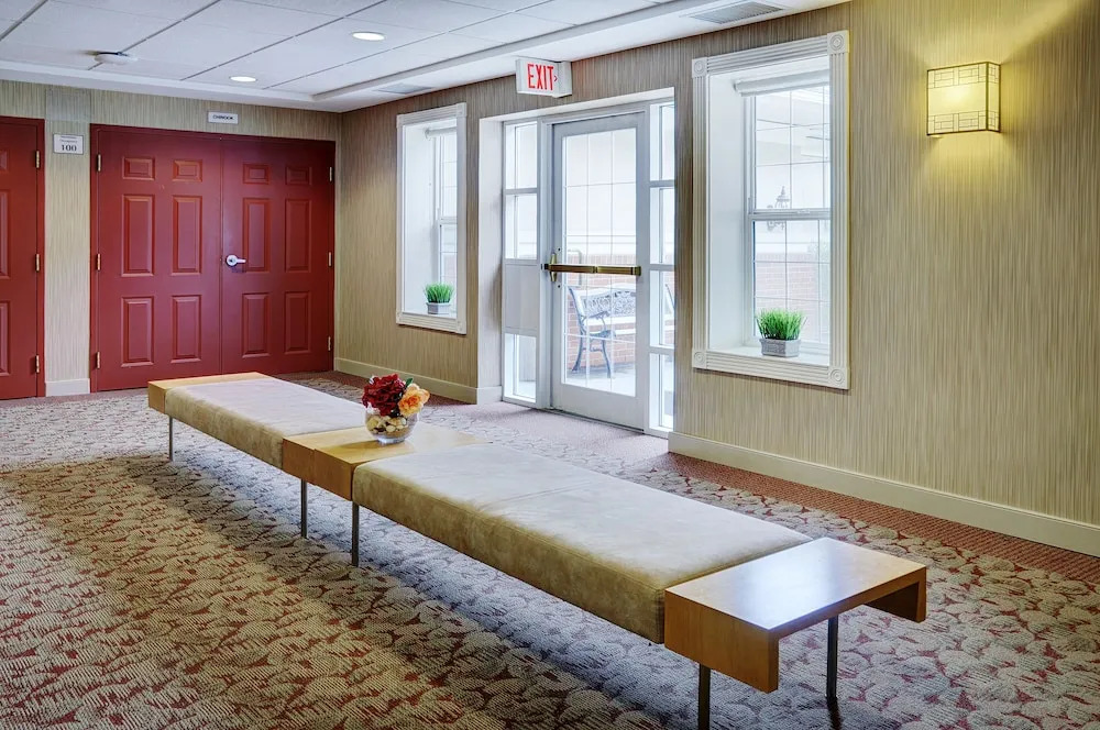 Lakeview Signature Inn Calgary Airport