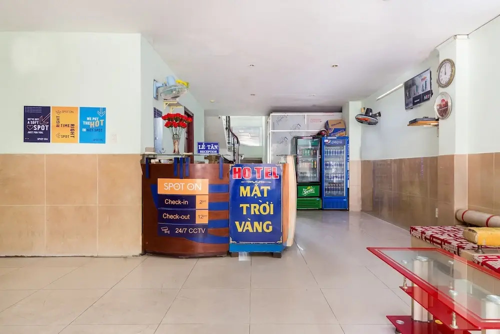 OYO 752 Mat Troi Vang
