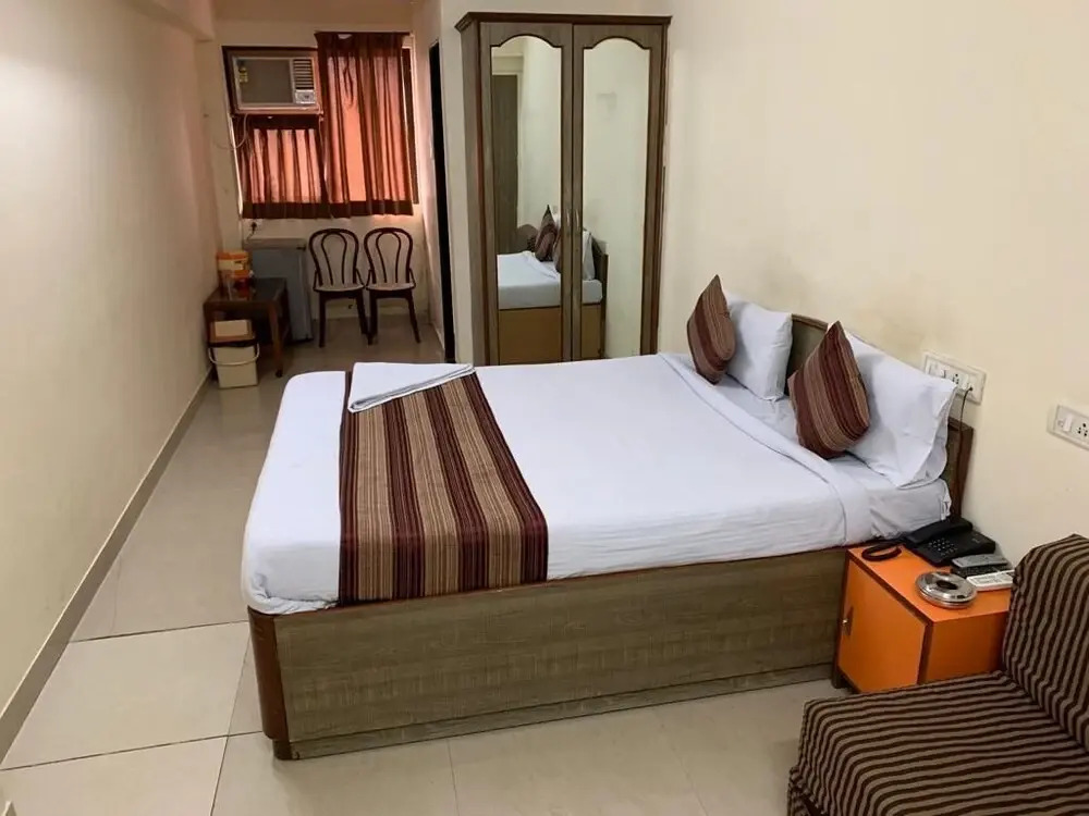Lucky Serviced Apartments -Near BKC