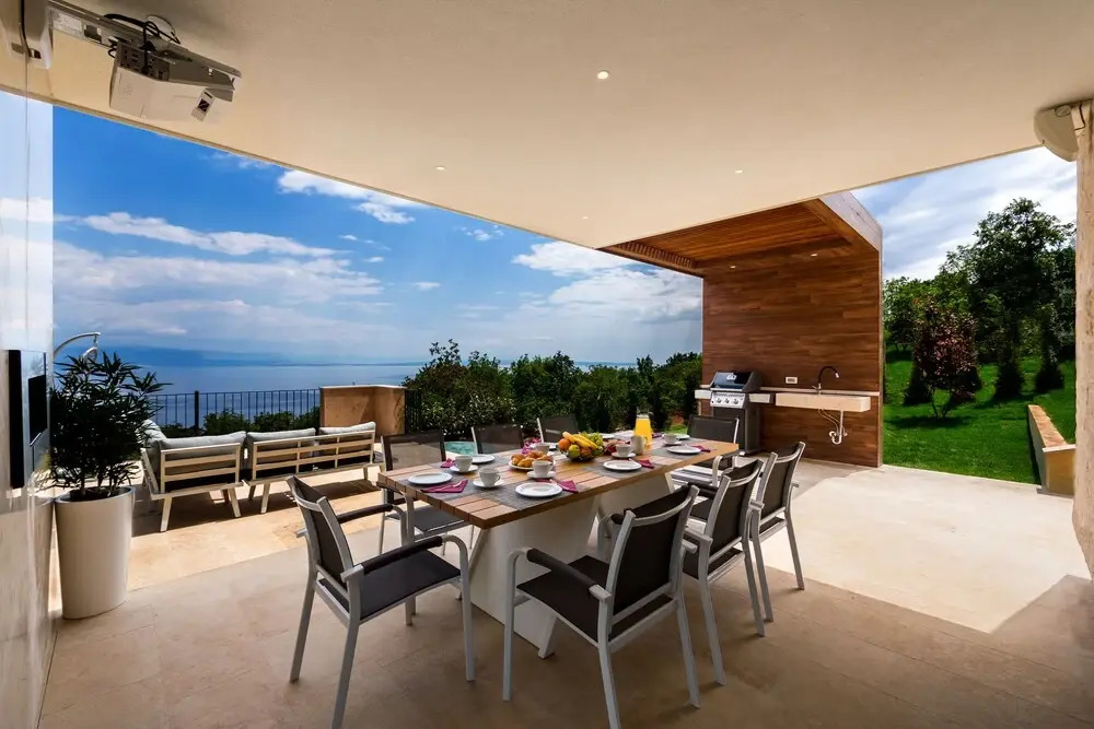 Villa AltaVista - Seaview & Relax with Heated Pool & MiniGolf