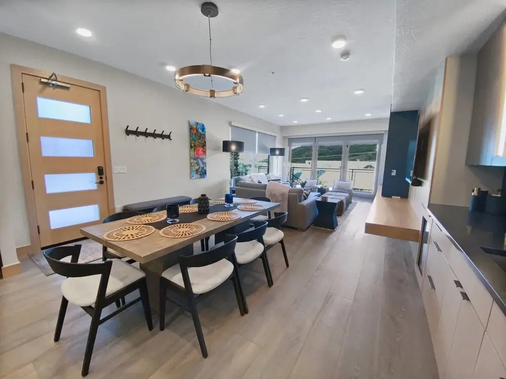 Kings Crown C-101 2 Bedroom Condo by RedAwning