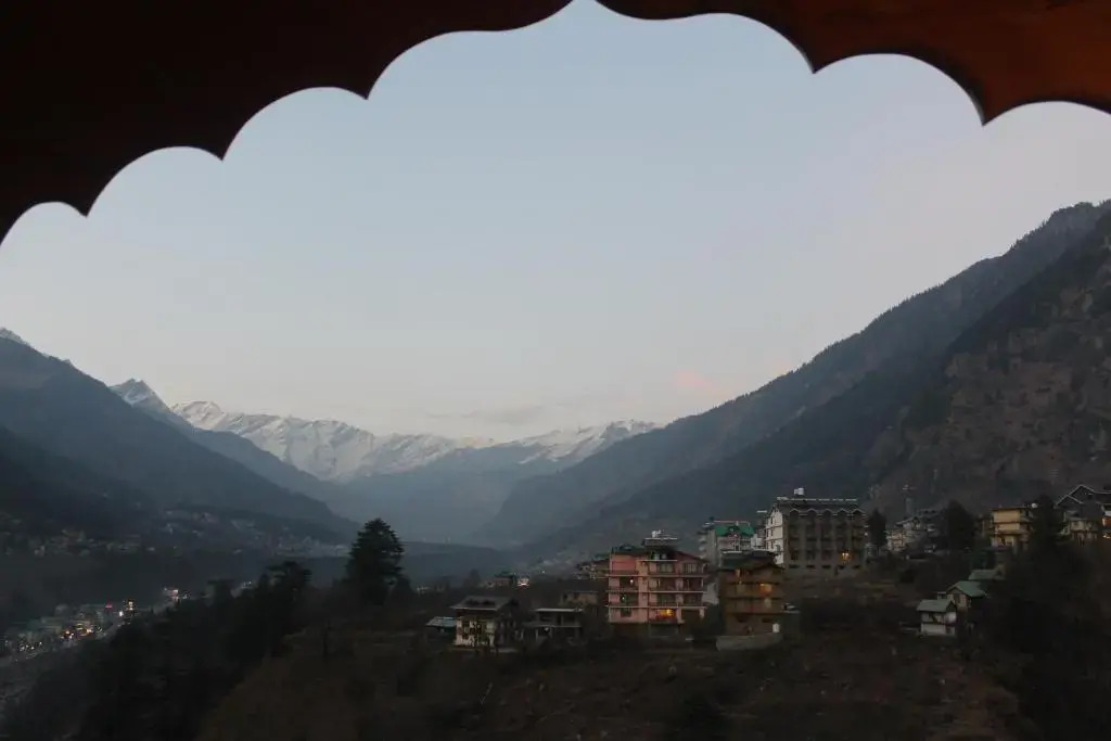 Tiaraa Hotels & Resorts - A Luxury Resort Manali