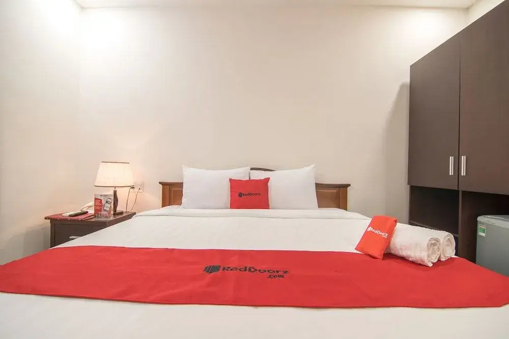 RedDoorz Premium near Bai Sau