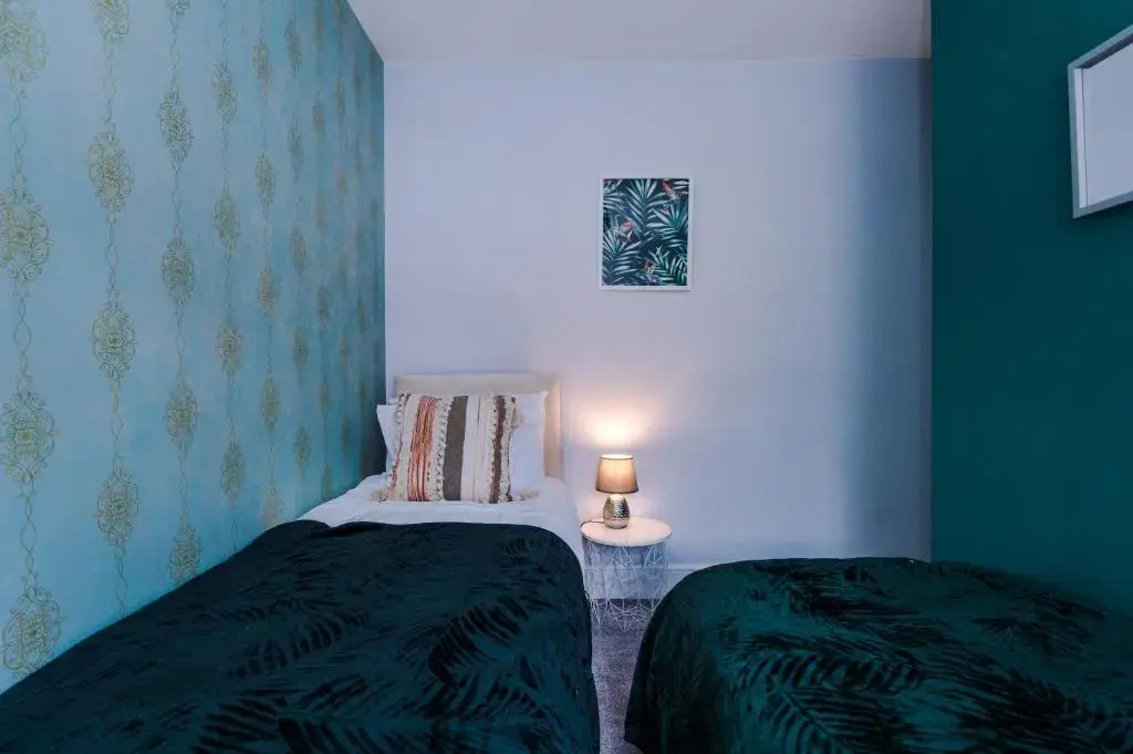 ✪ LEISURE/BUSINESS ✪ 3 Bed House /W Parking ✪ WiFi