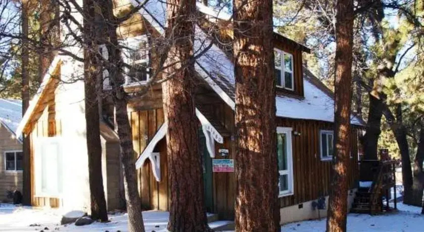 RedAwning Peaceful Retreat
