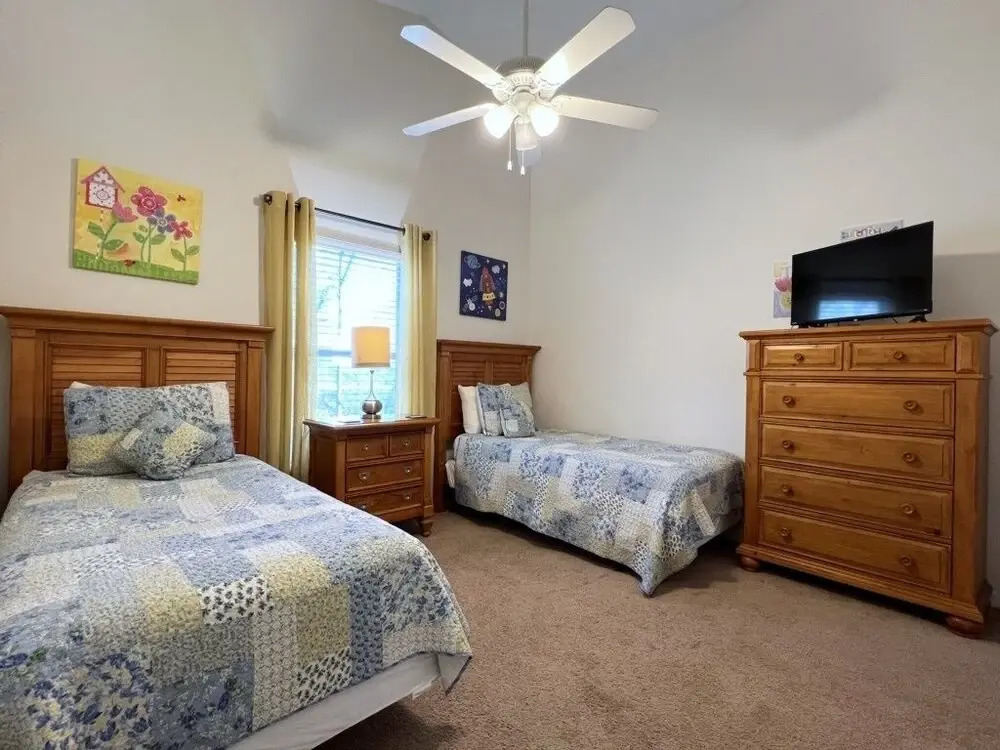 Cozy 4 Bed 3 Bath Pool Hm with Game Room-4450NP