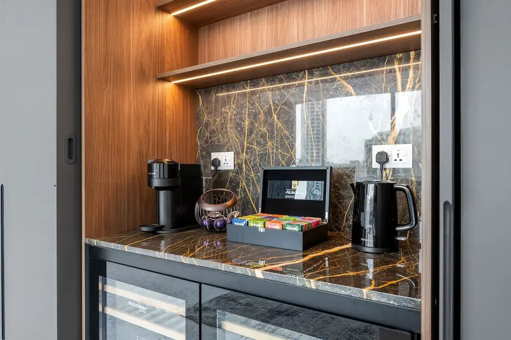 Luxe Dubai Marina 3Flr 4BR w Pool Sauna