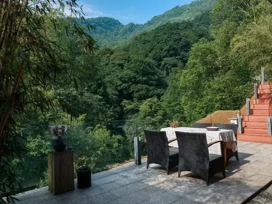 Mount Qingcheng Banshan Guishu Private Hot Spring Homestay
