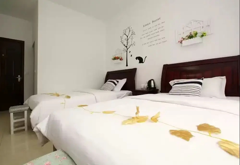 Zhaolvchang Holiday Hotel (Yangshuo County Kindergarten West Street)