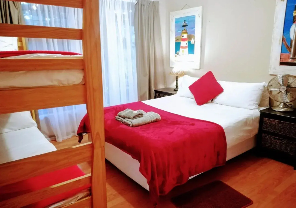Saltycrax Backpackers and Surf Hostel