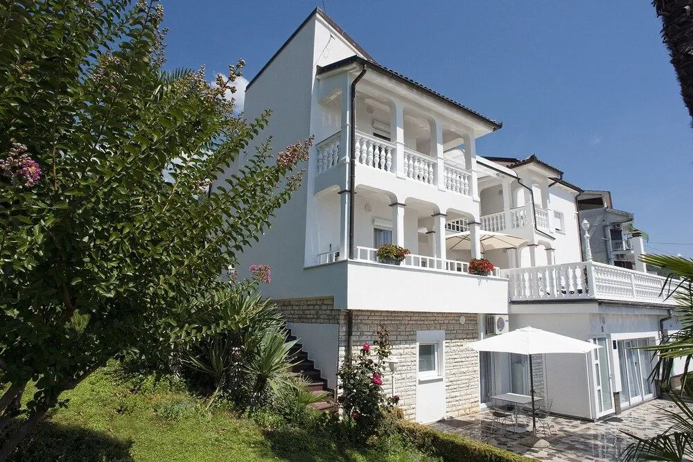 Villa Garden Apartment with Pool Opatija