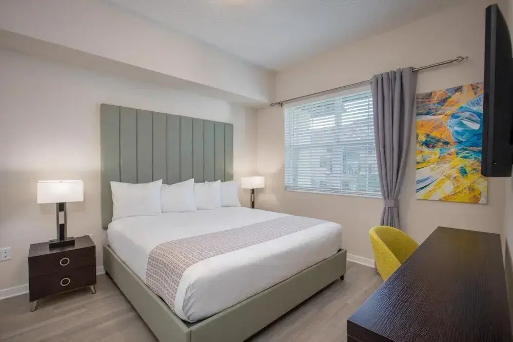 Brand New Modern Vista Cay Reserve Condo - 6001