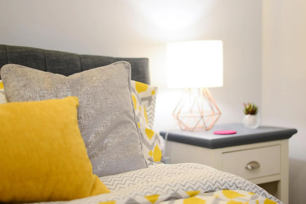 Amazing Apartment near Bournemouth, Poole & Sandbanks - WiFi & Netflix - Newly Renovated! Great Location!