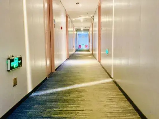 Qixi Qingju Hotel (Provincial Sports Center)