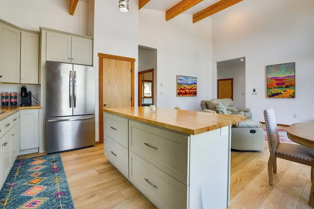 2 Mi to Angel Fire Resort: Year-round Retreat