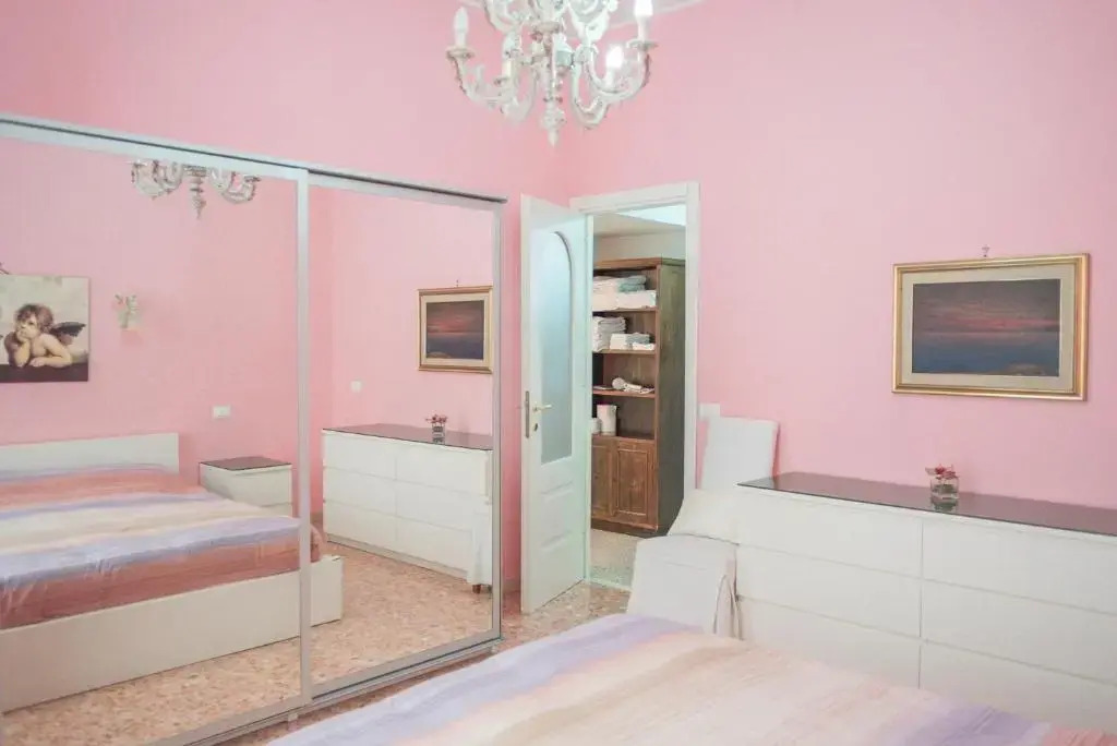 Frattina Family Romantic Superior Suite