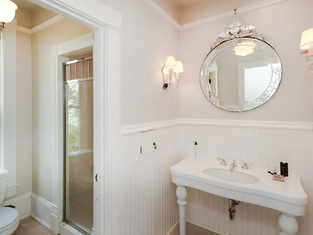New Listing! Updated Victorian W/ Lake Union Views 3 Bedroom Home