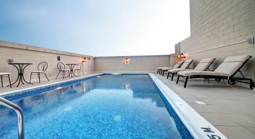 White Feather Hotel Apartments