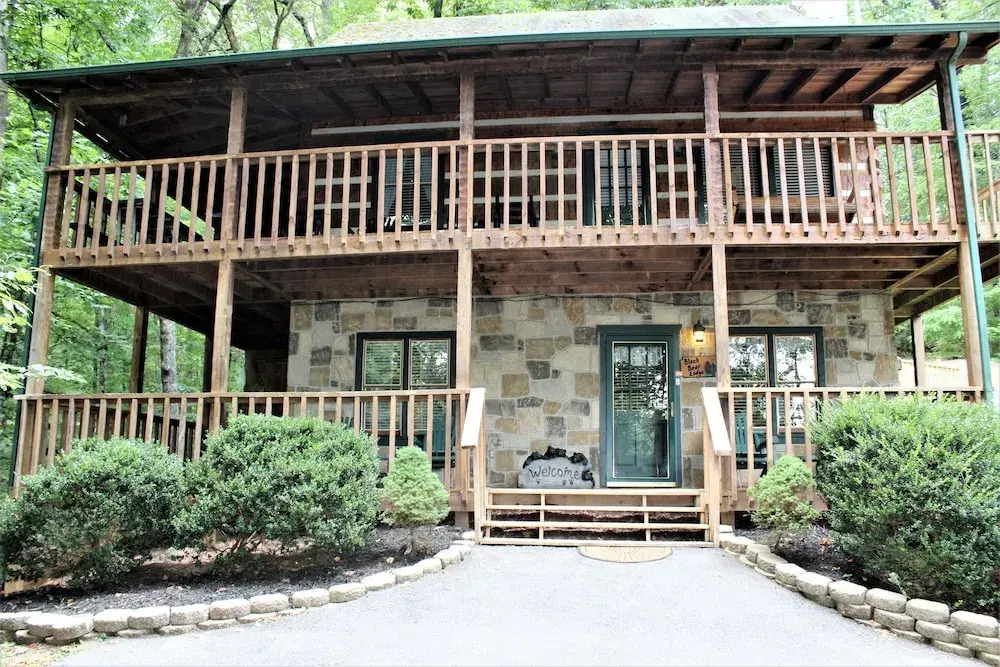 Black Bear Lodge 4 Bedroom Cabin