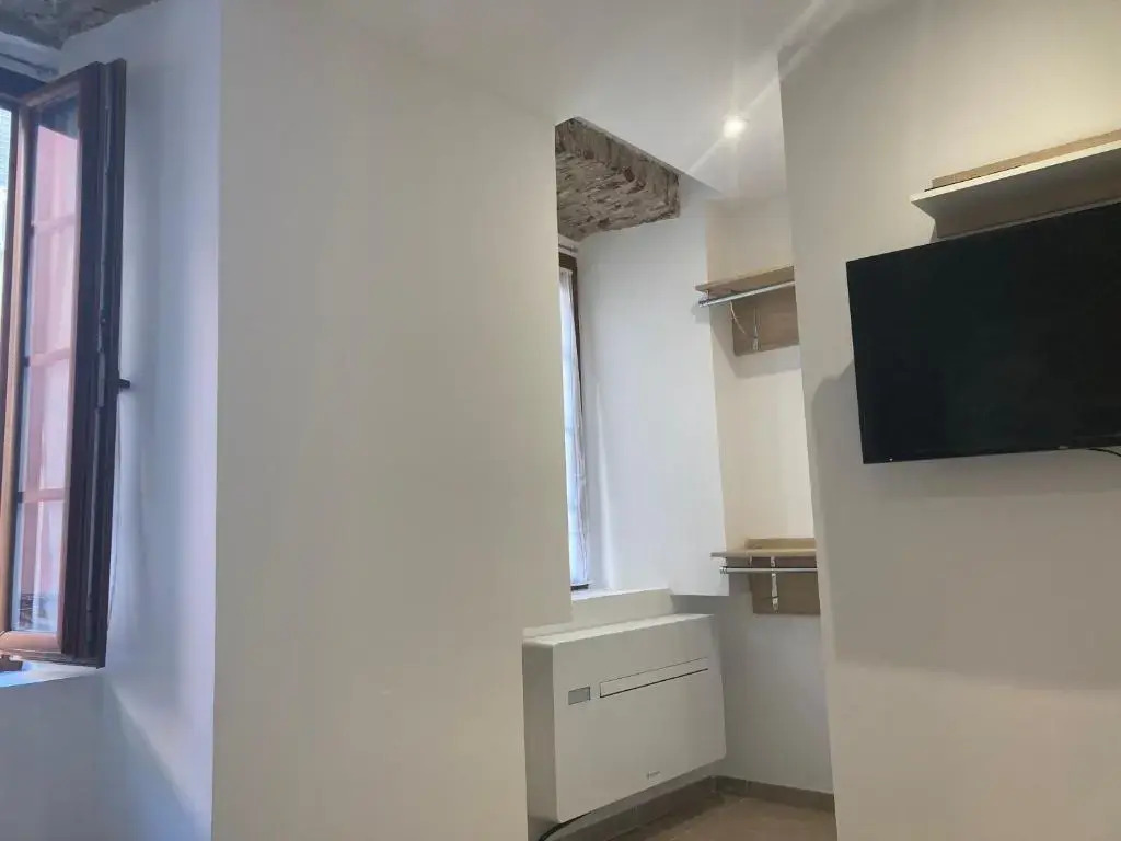 Charmant Studio Au Cœur de la Rue Fesch D'ajaccio