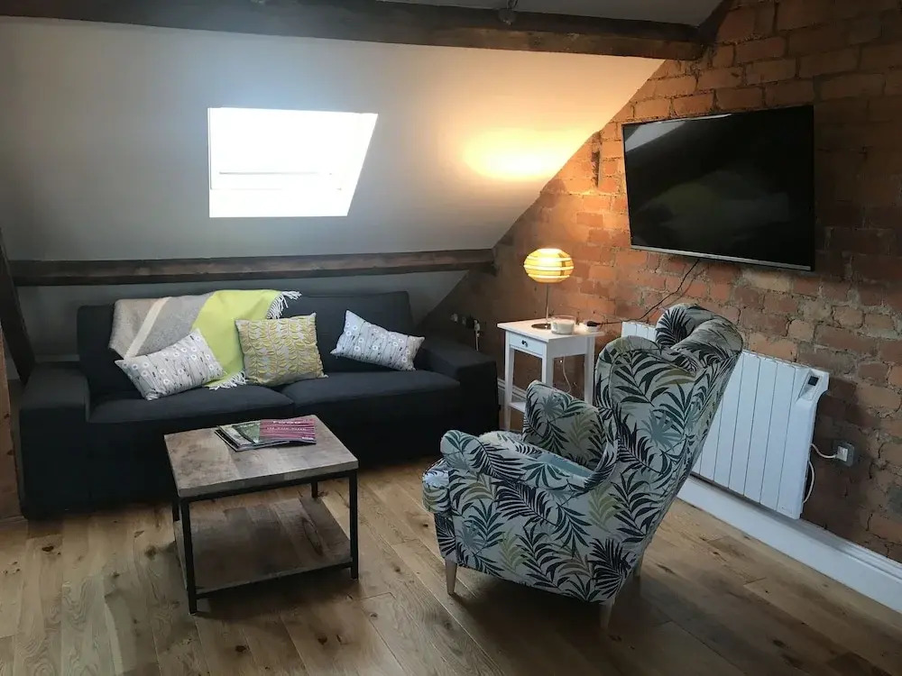 Windows Over Stroud Penthouse Apartment With Views