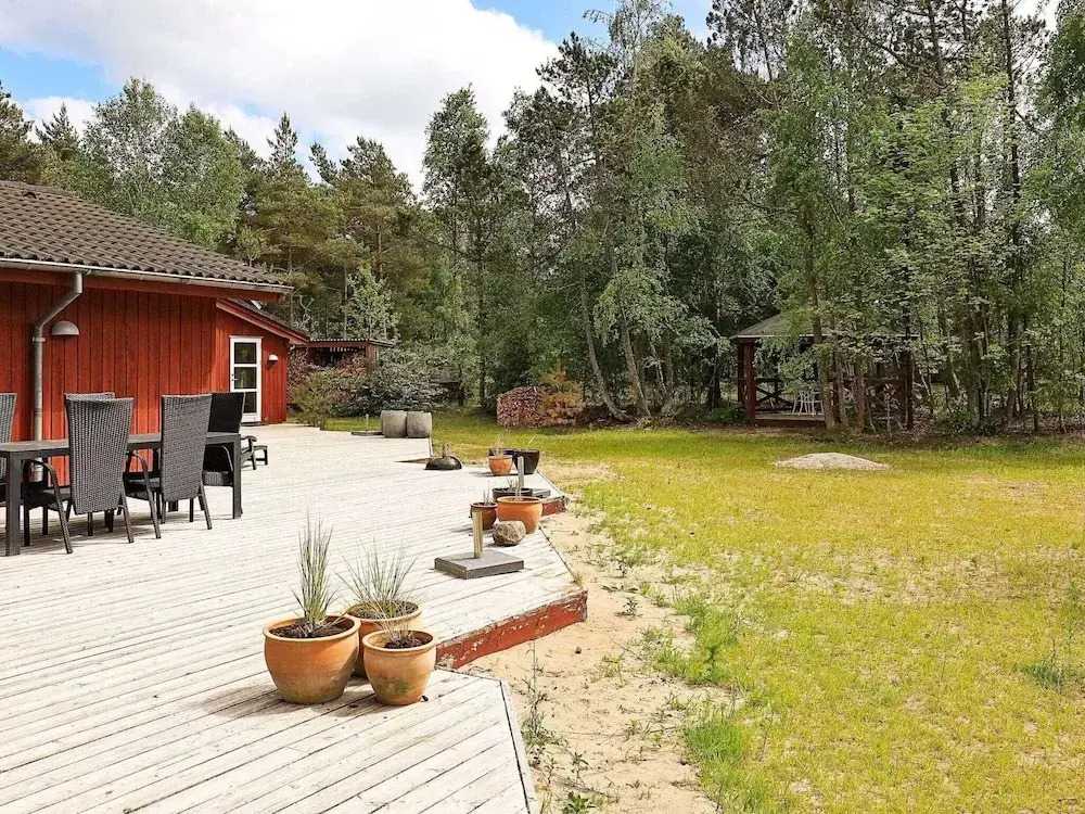 10 Person Holiday Home in Albaek
