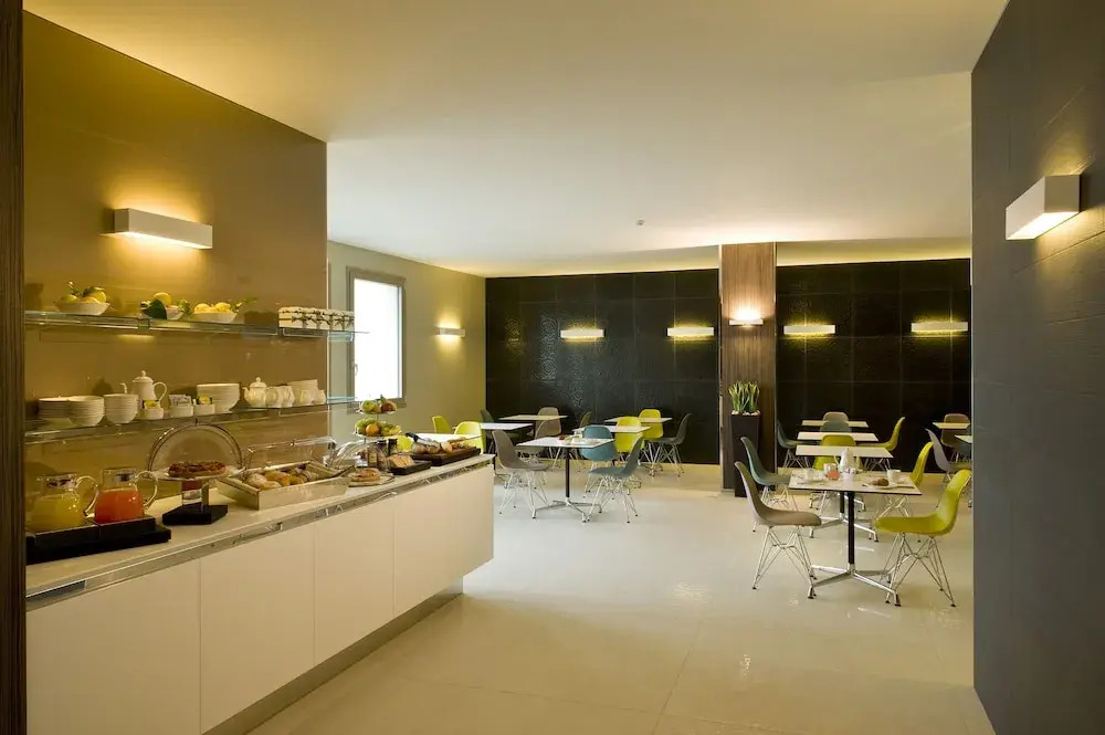 Viola Mhotel