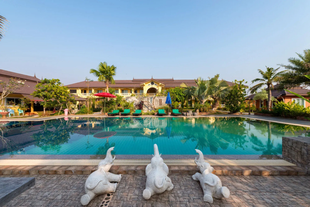 Park & Pool Resort