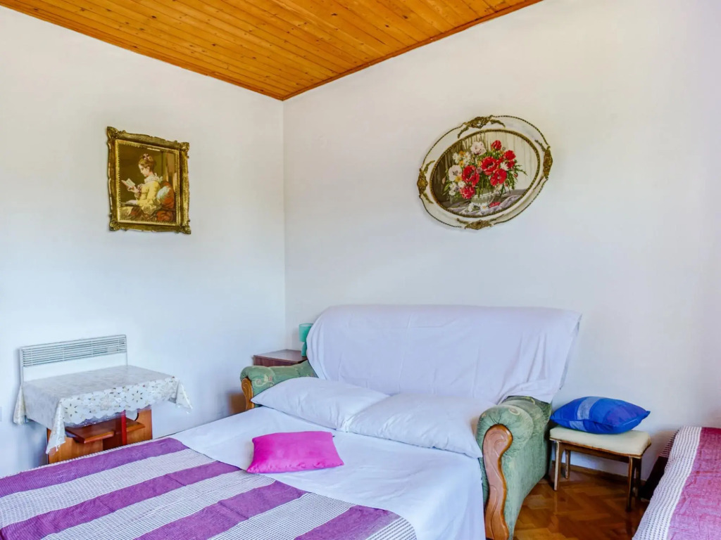 Apartment in Brodarica near Beach