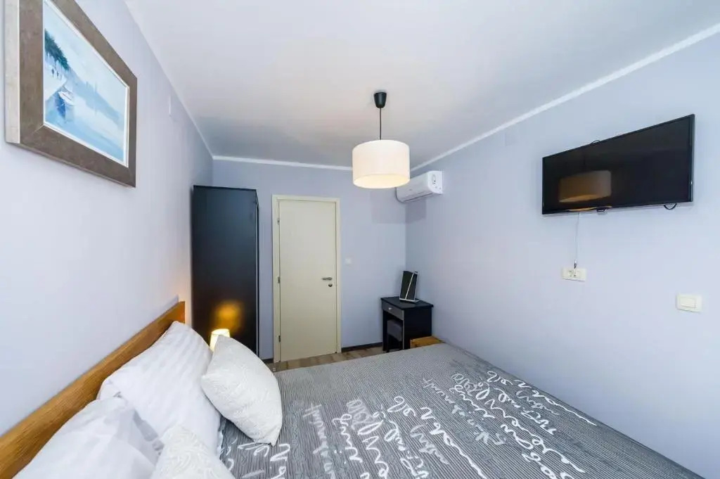 Ema 2Br Apt. In Old Town Centre