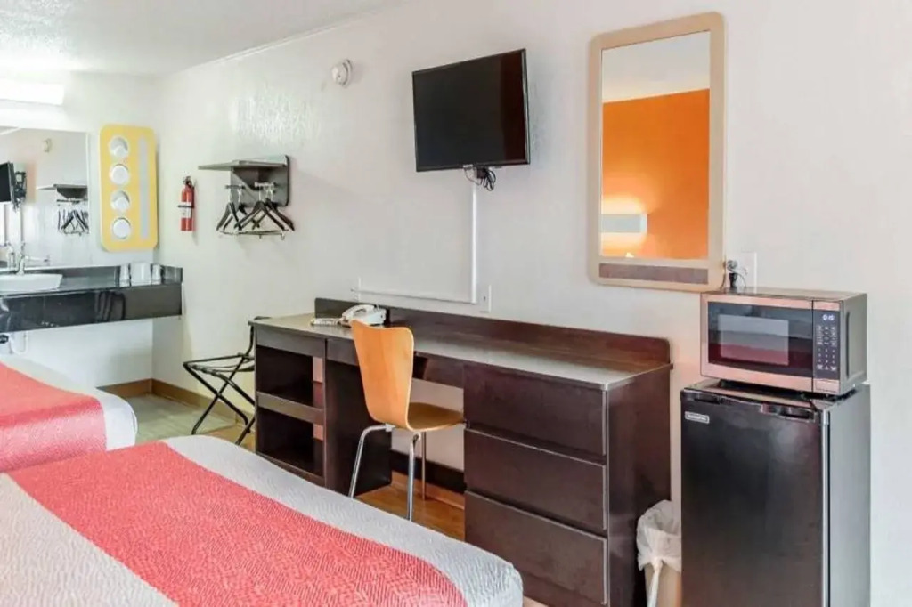 Motel 6 Kalamazoo