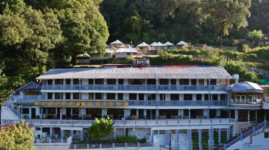Hotel Silverton (180 lake view)