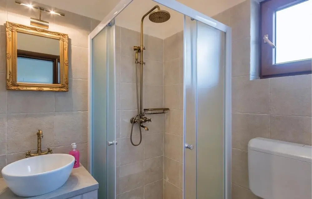4 Bedroom Gorgeous Home In Pula