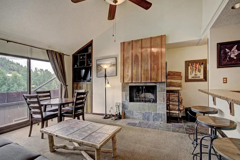 Pet-Friendly Ski in Ski out Condo 30 Second Walk to Lift  - SF204 by RedAwning