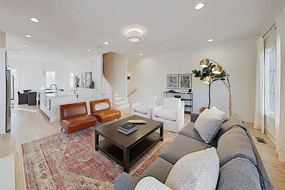 New Listing! Stylish All-suite End Unit W/ Garage 3 Bedroom Townhouse