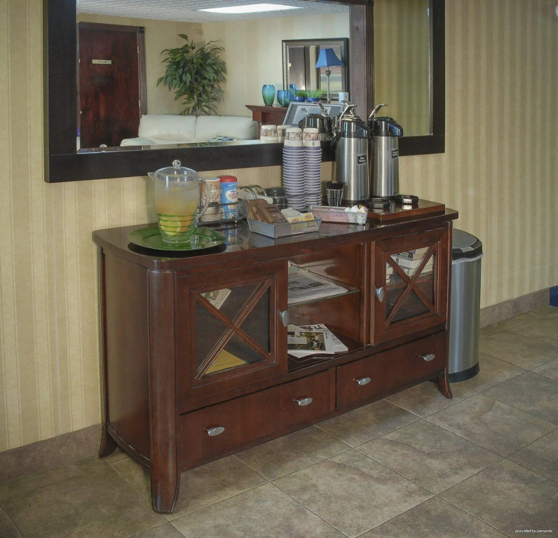 Quality Inn Austintown-Youngstown West