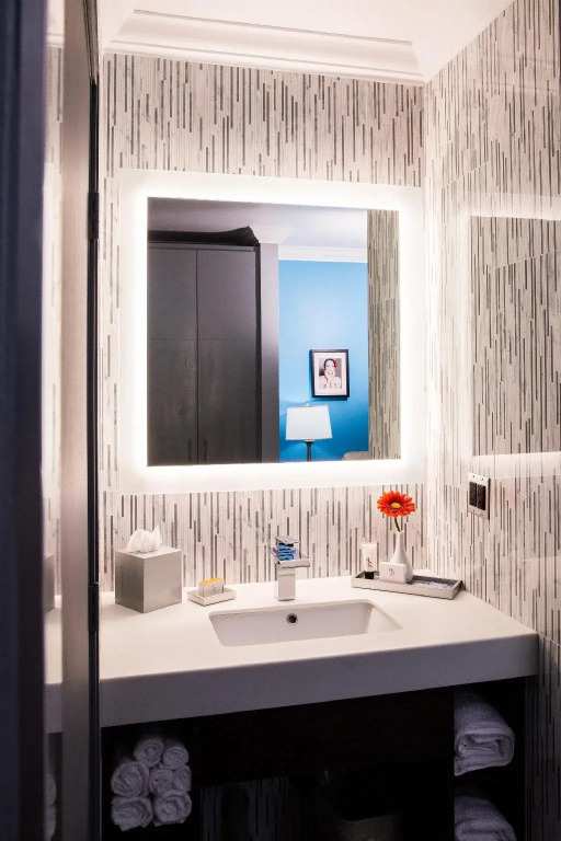 The BLVD Hotel & Suites