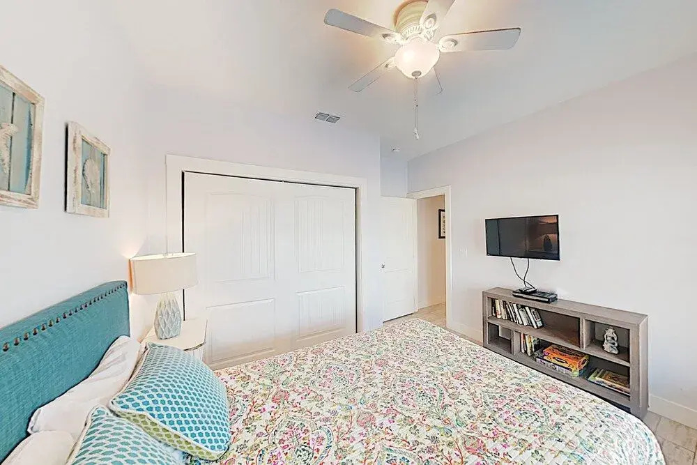 190 Mustang Royale Home by RedAwning