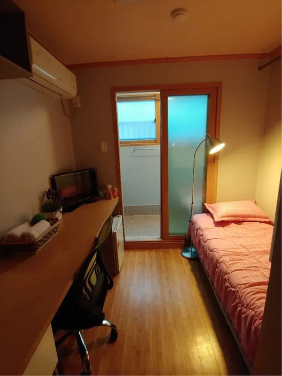 I Sleep Alone Guesthouse