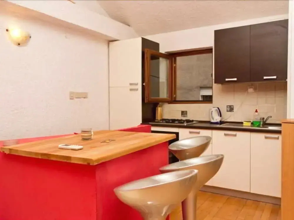 Apartments Sunny Split