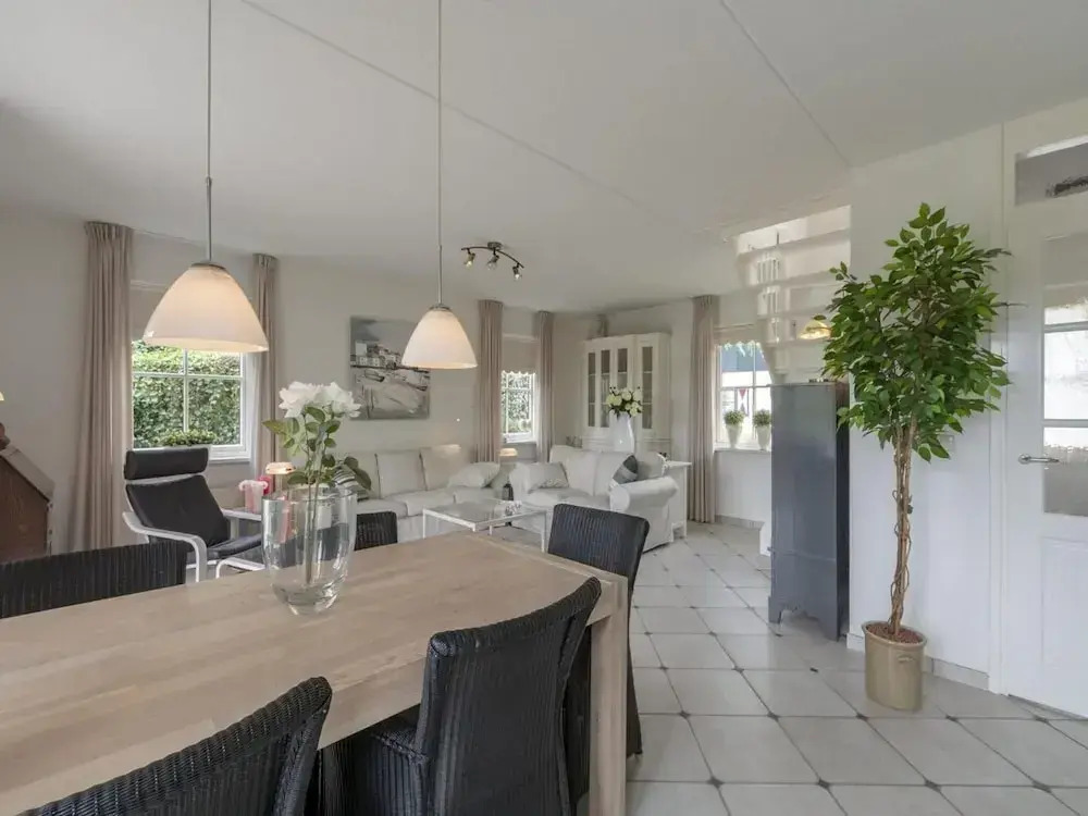 Beautiful Detached Holiday Villa Garden