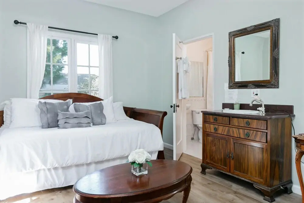 427 Santa Barbara (1655-159030) - Studio Hotel Room