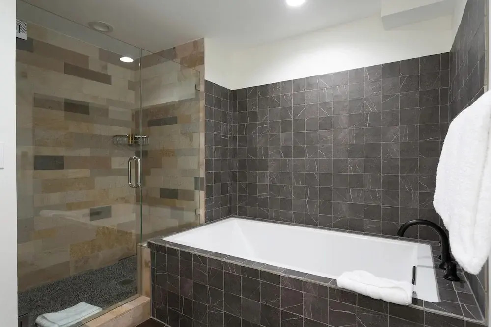 Trail's End Lodge at Deer Valley Resort - Three Bedroom Residence with Den and Spa #303 3 Condo