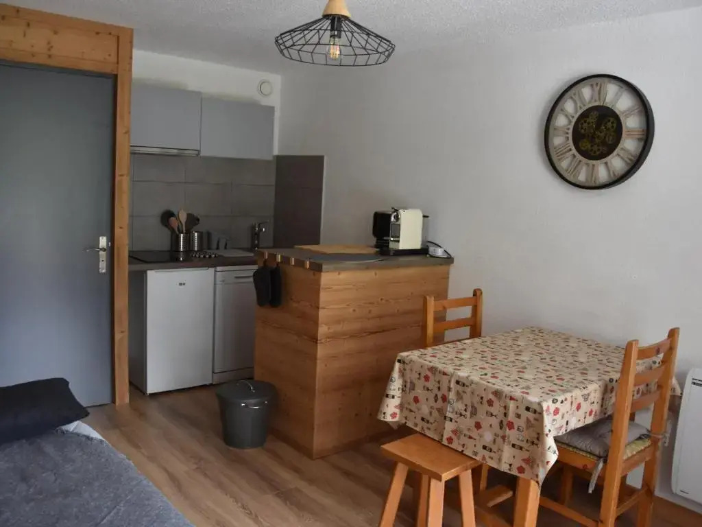 Studio Pralognan-la-Vanoise, 1 pièce, 4 personnes - FR-1-464-204
